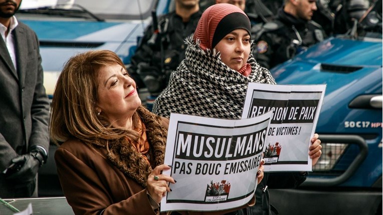 Francuzi izišli na ulice: "Zaustavimo islamofobiju"